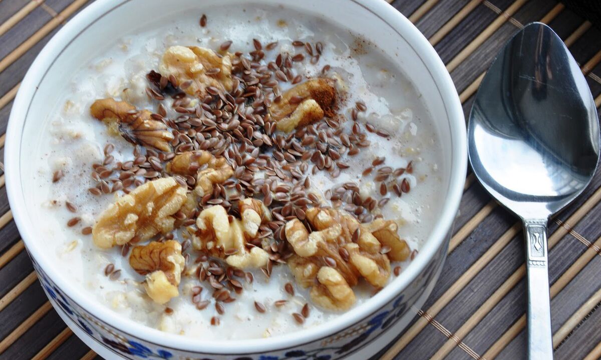 Կտավատի սերմի շիլա կաթով - առողջ նախաճաշ նիհարողների սննդակարգում